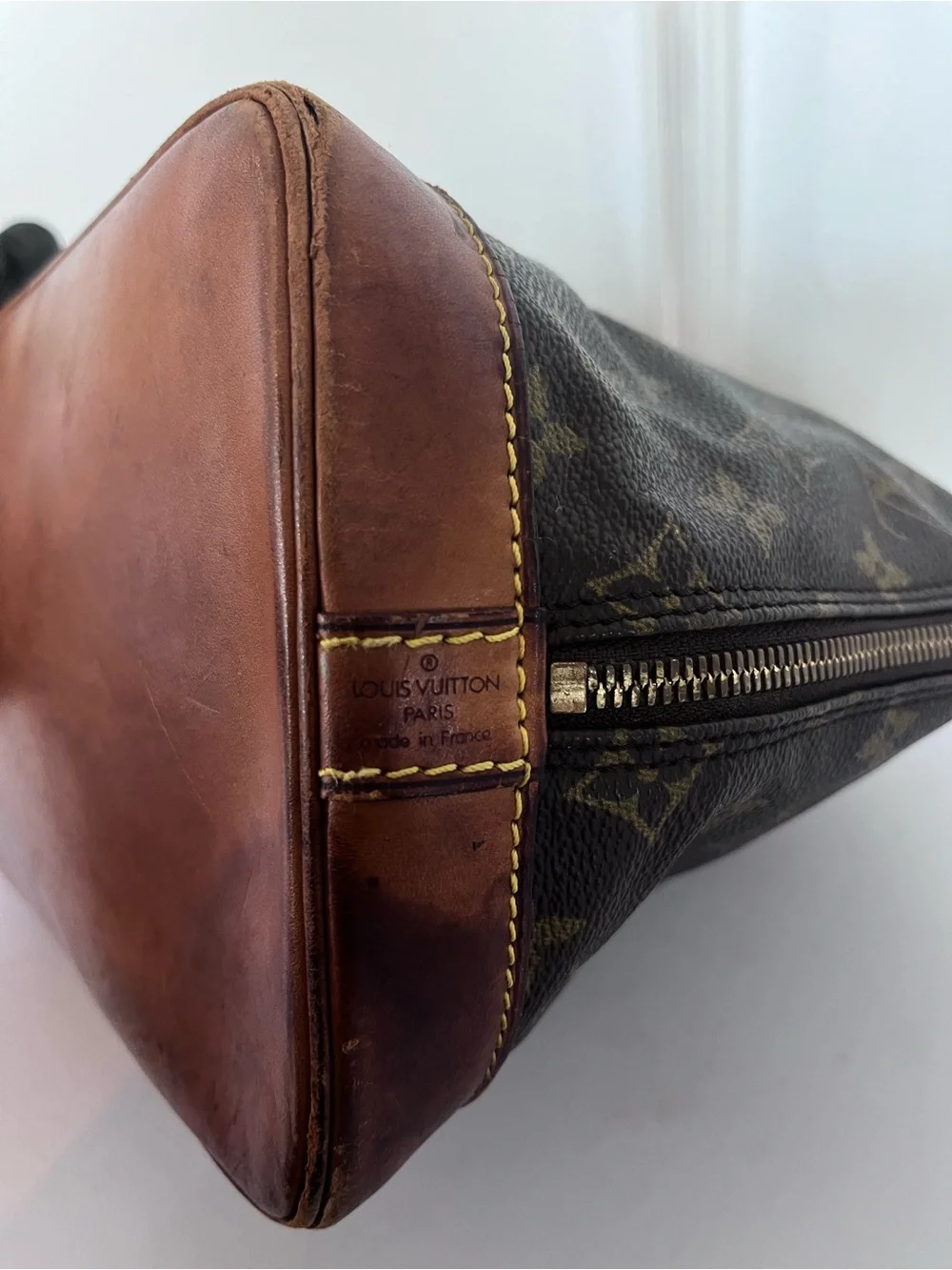 LOUIS VUITTON VINTAGE ALMA BAG.